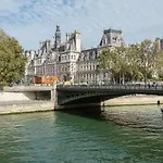 Place Des Vosges By Onefinestay