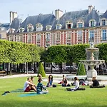 Place Des Vosges By Onefinestay